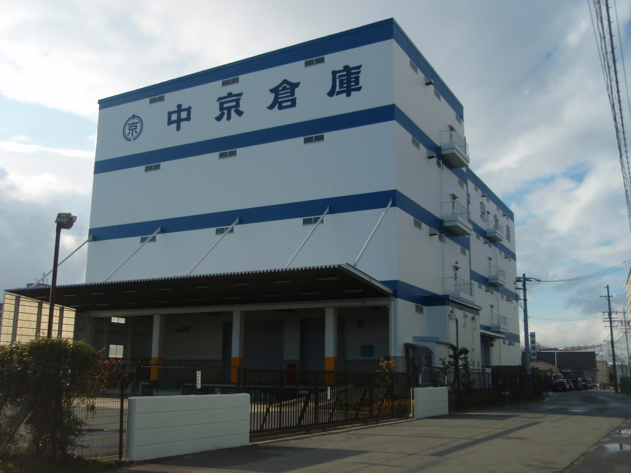 中京倉庫㈱築港営業所　外装リフレッシュ工事